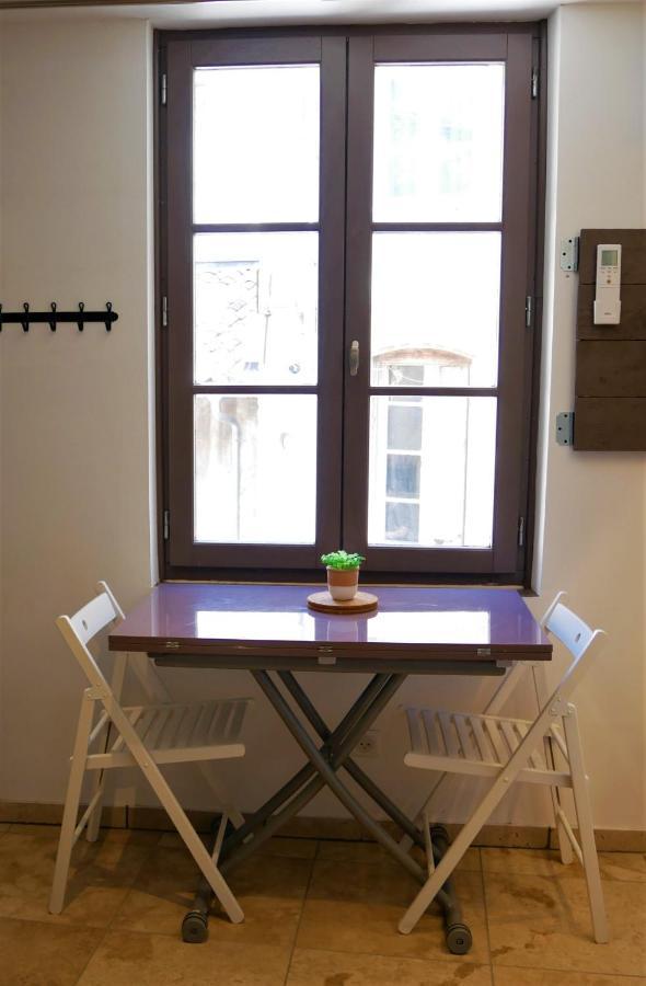 Le Travertin Avignon Bagian luar foto